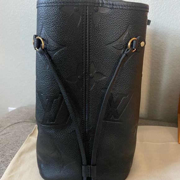 Louis Vuitton Black neverfull tote - Picture 4 of 8